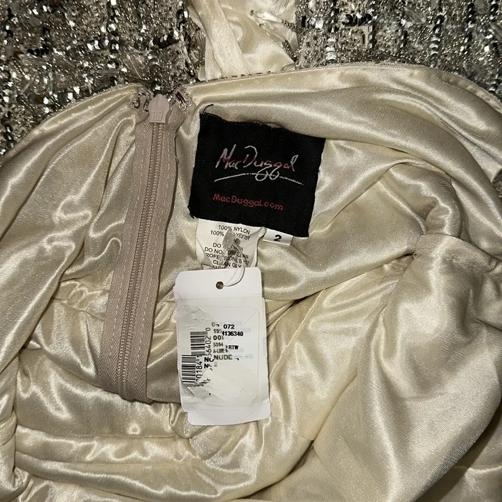 MAC DUGGAL GEOMETRIC EMBELLISHED CRYSTAL DROP V-NECK GOWN SZ 2 $598 - Picture 9 of 9
